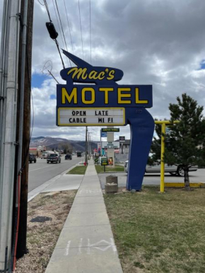 Mac’s Motel